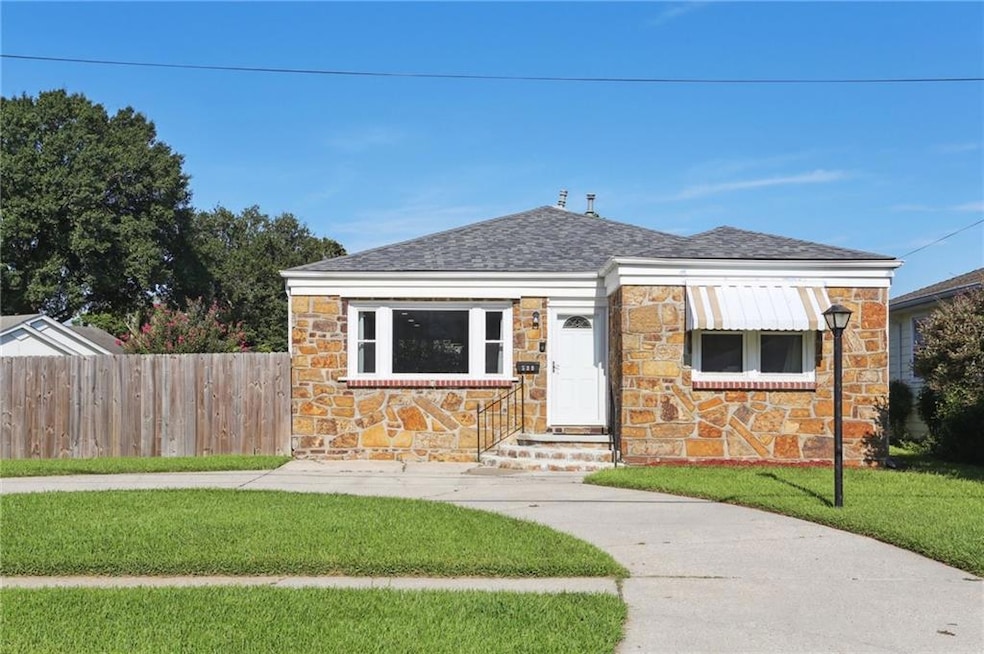 530 Hyman Dr, New Orleans, LA 70121 - photo 1