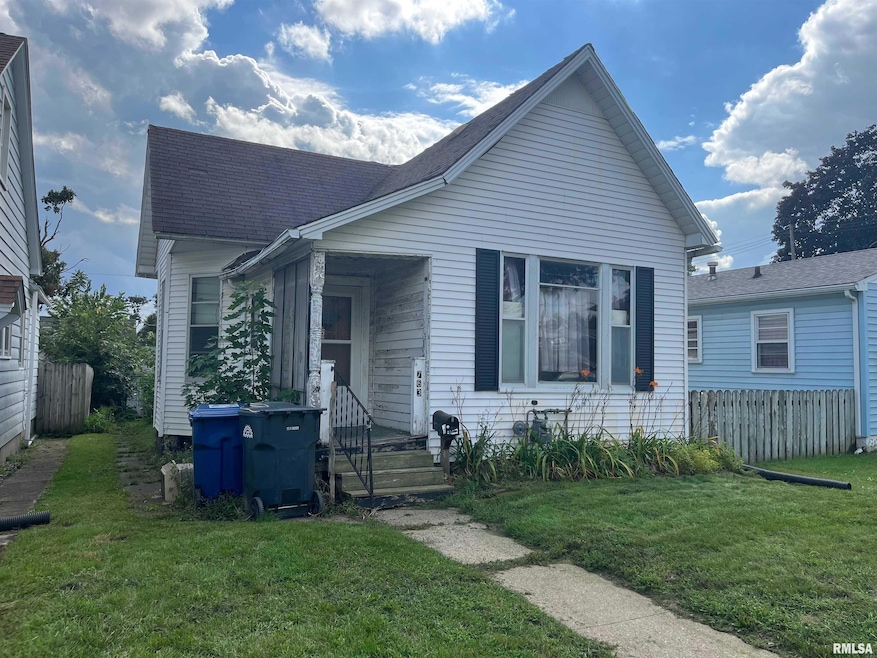 763 12th Ave S, Clinton, IA 52732 | MLS# RMAQC4246898 | Homes.com