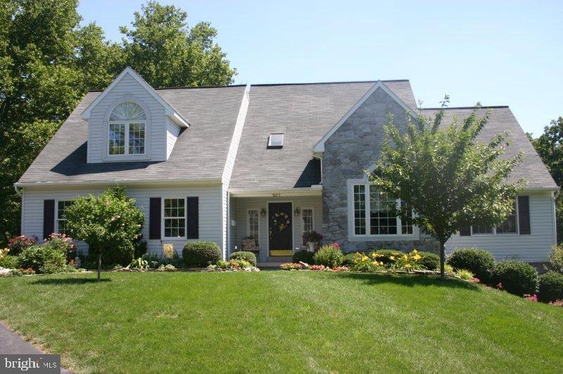 257 Park Ave, Mount Joy, PA 17552 - photo 1