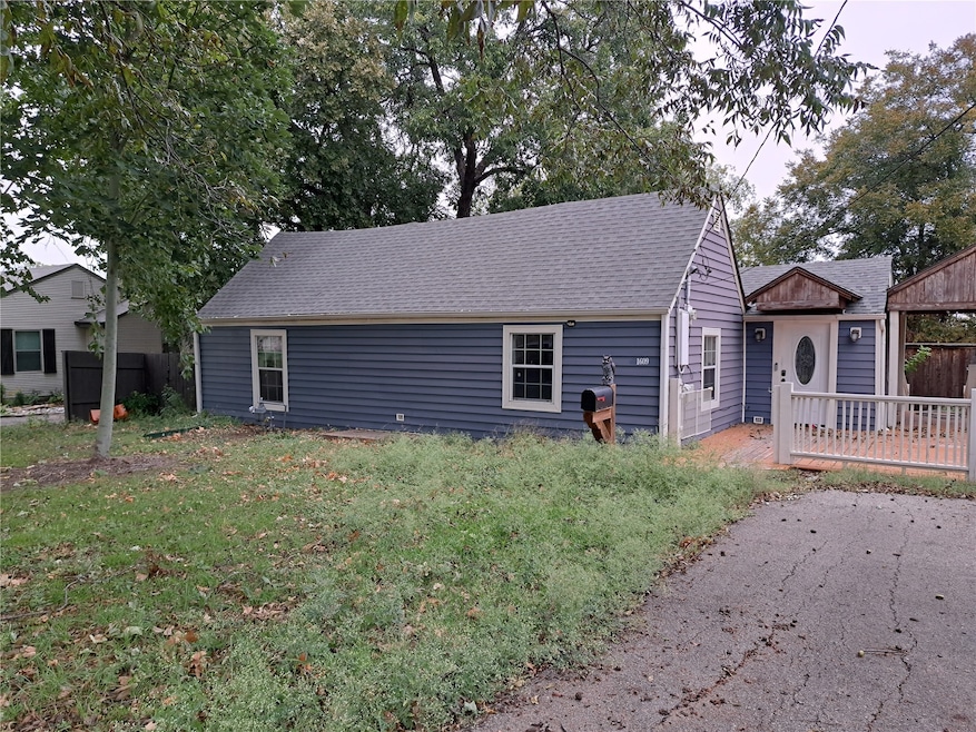 1609 Spring Ave, Carrollton, TX 75006 - photo 1