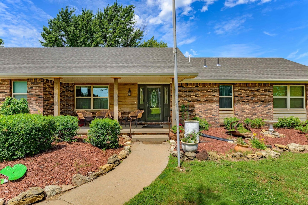 1277 N Osage Rd, Mulvane, KS 67110 - photo 1