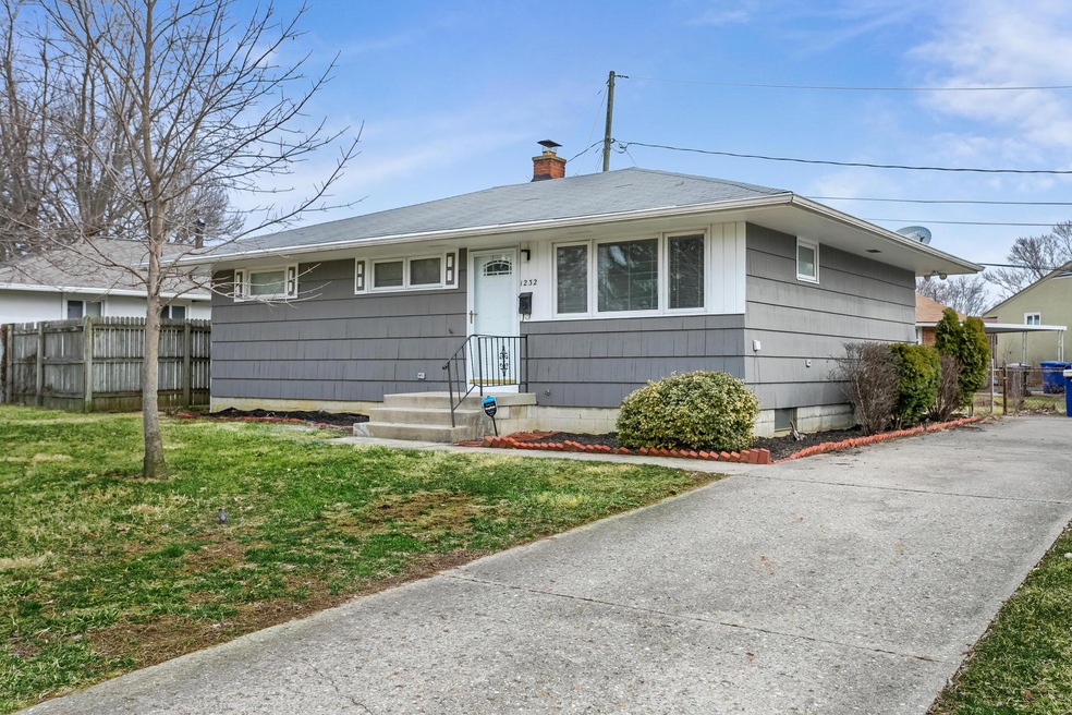 1232 Beechwood Road