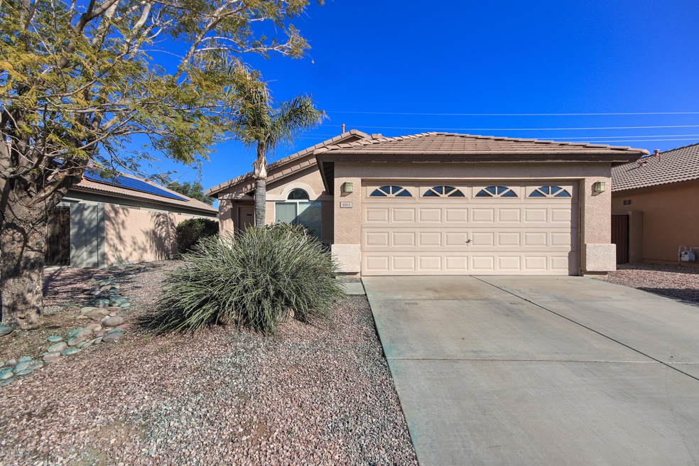 661 N Joshua Tree Ln-1
