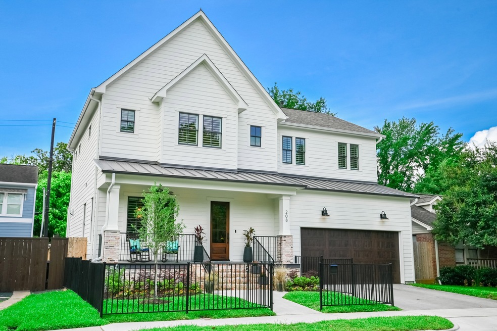 208 E 24th St, Houston, TX 77008 - photo 1