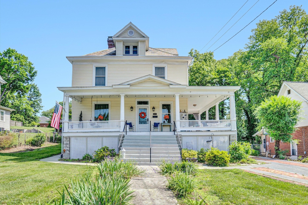 1921 Cambridge AVE SW