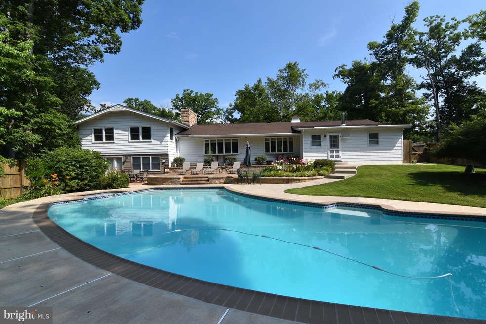 45501 Baringer Dr, California, MD 20619 - photo 1