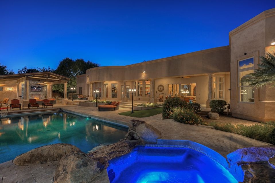 051_Pool Spa and Multiple Patio's