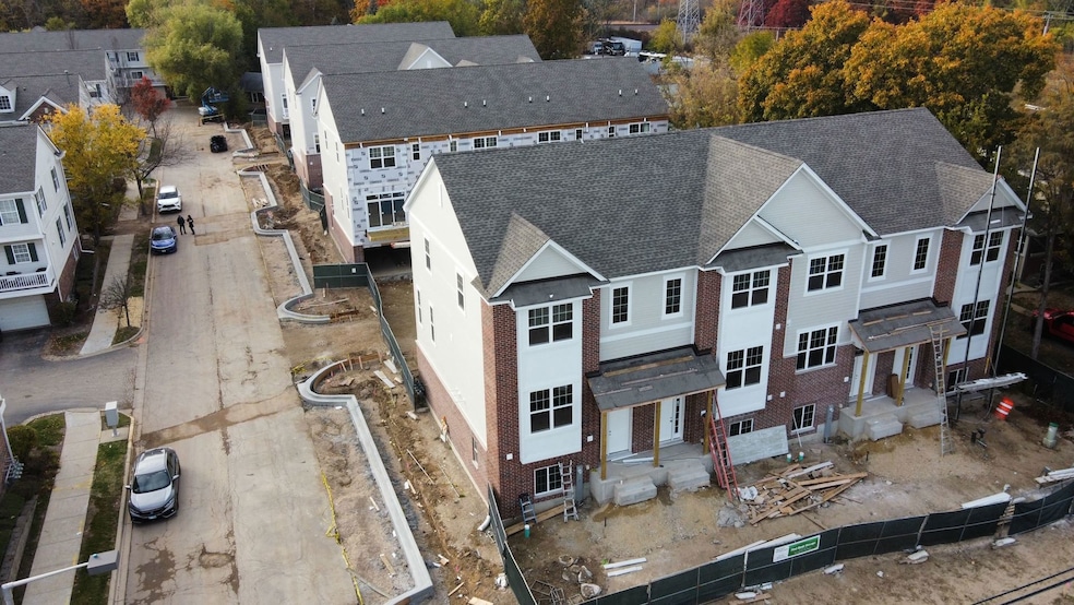 184 E River Rd, Des Plaines, IL 60016 - photo 1