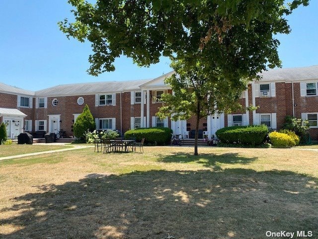 26126 Langston Ave unit a-2, Glen Oaks, NY 11004 - photo 1
