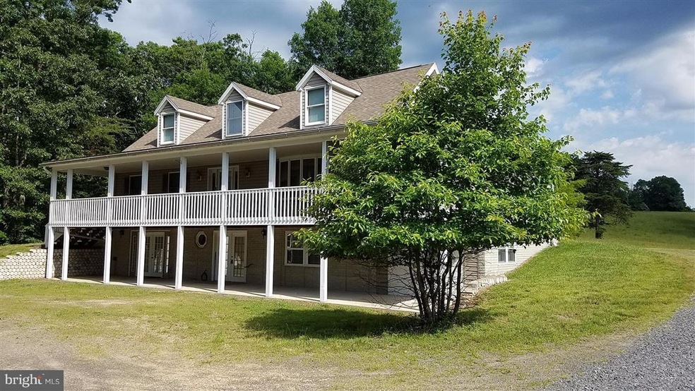2289 Potomac Rd unit LOWER LEVEL, Berkeley Springs, WV 25411 - photo 1