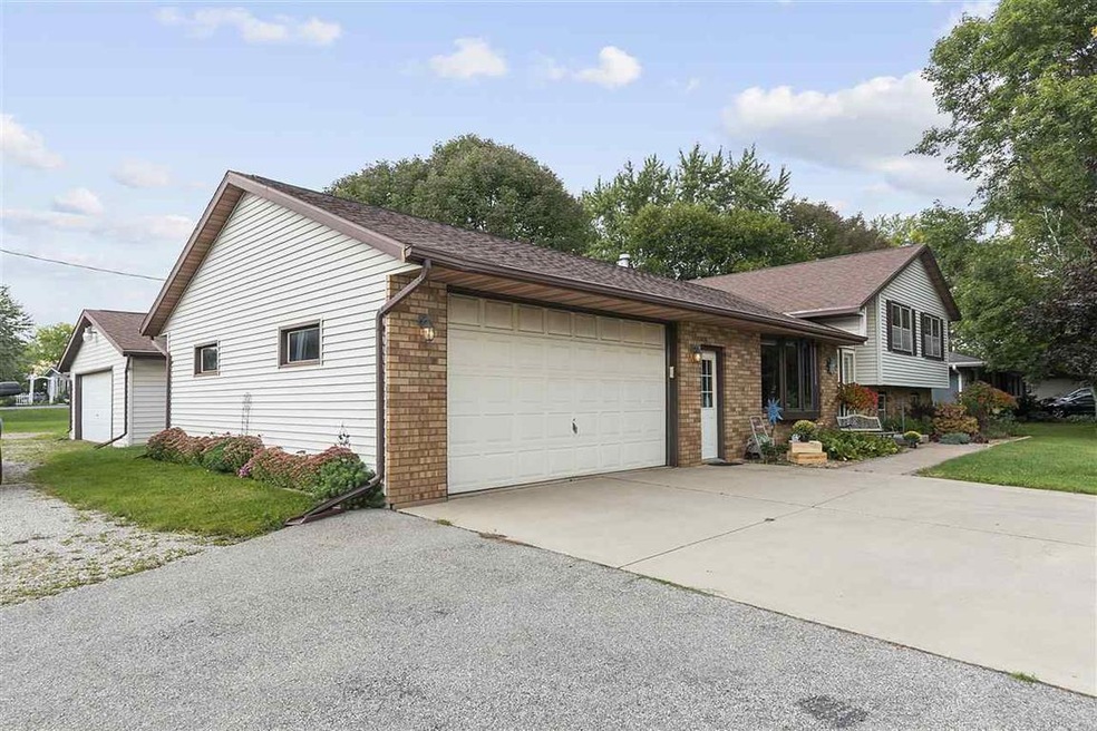 3411 N Northridge Ln, Appleton, WI 54914 - photo 1