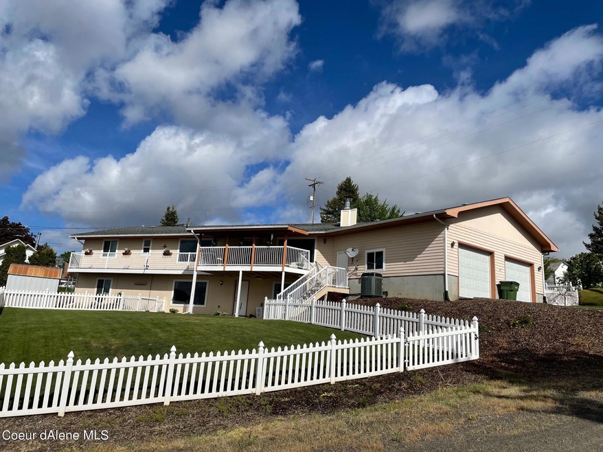 320 E Main St, Tekoa, WA 99033 - photo 1