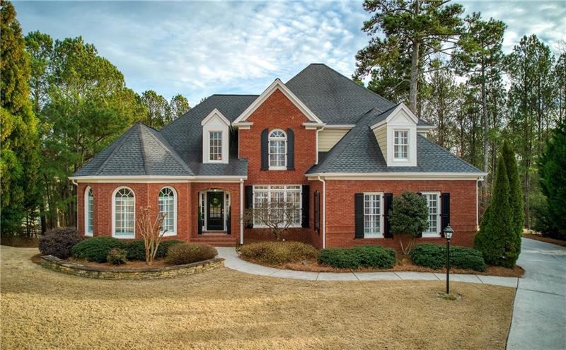 Live the lifestyle you've dreamed of in this 3 1/2