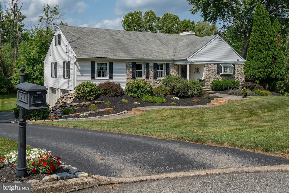 876 Jennifer Ln, Berwyn, PA 19312 - photo 1