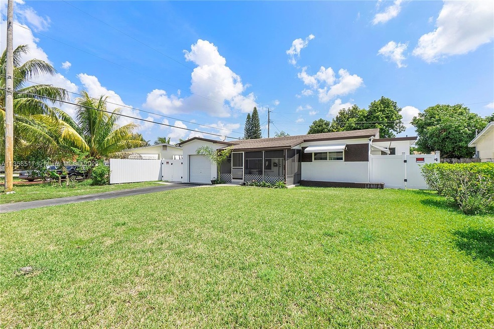 2321 Largo Dr, Miramar, FL 33023 - photo 1