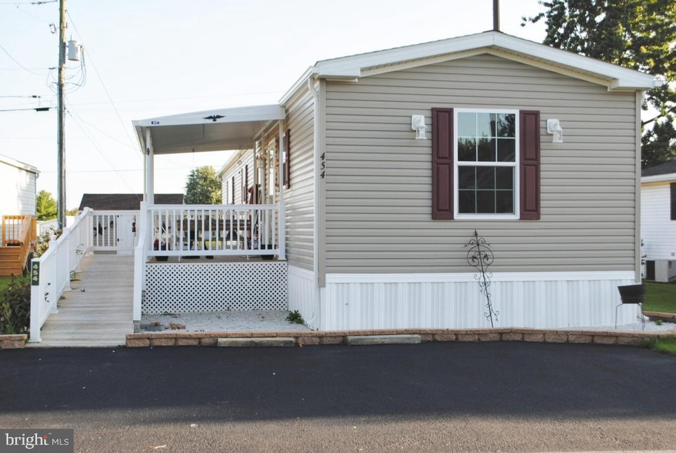 454 Brendon Dr, Leola, PA 17540 - photo 1