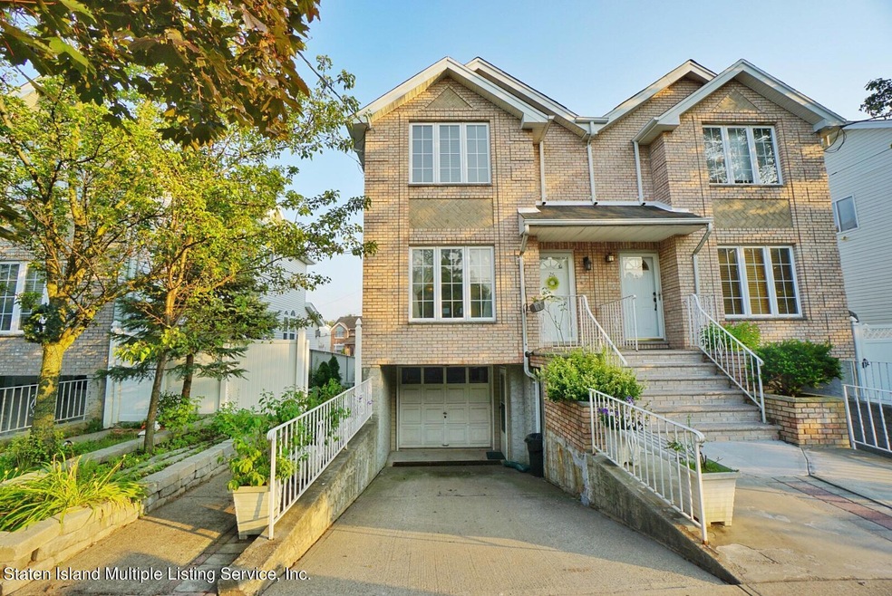 26 Sharrotts Rd, Staten Island, NY 10309 - photo 1