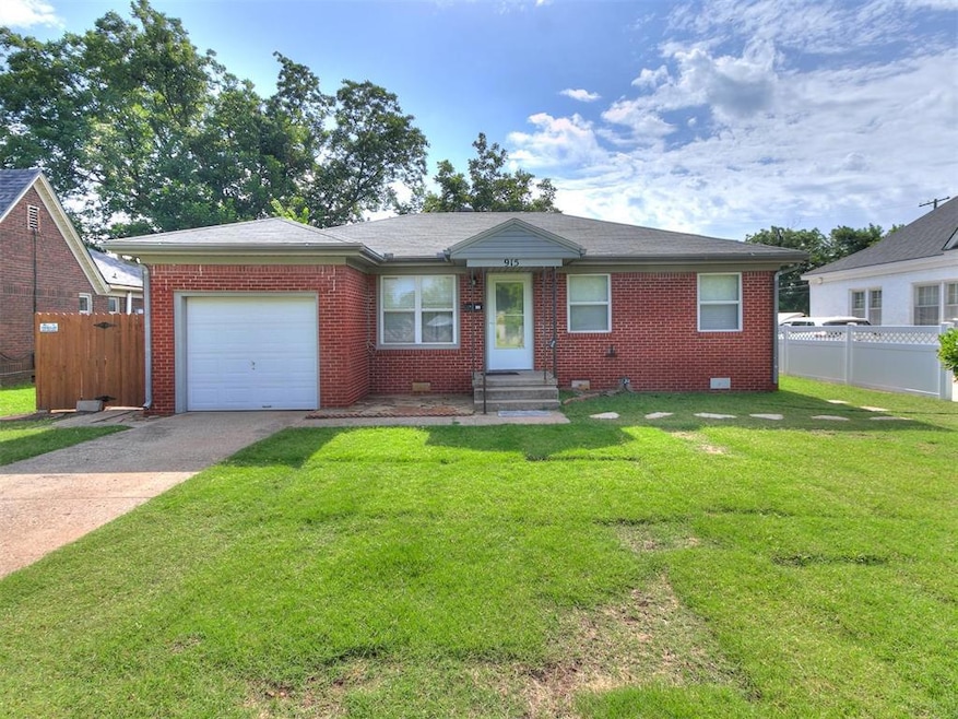 915 N Jefferson Place, Shawnee, OK 74801 - photo 1