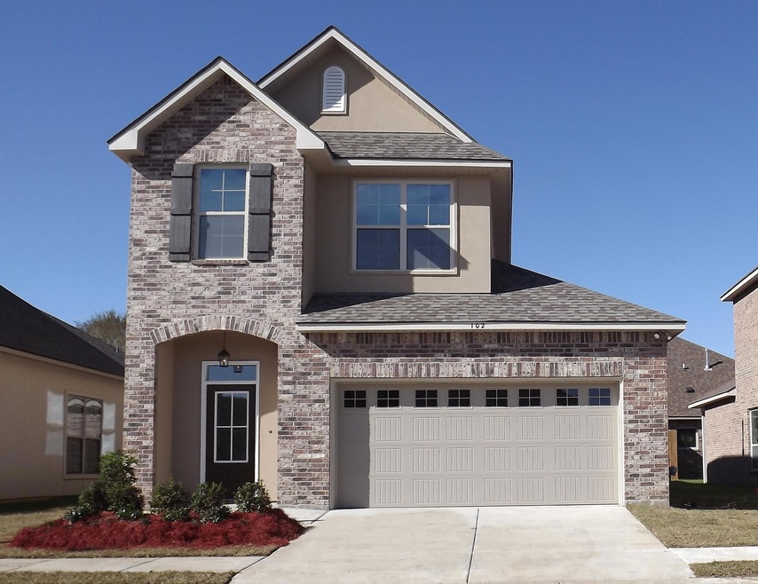 102 Lacebark Dr.