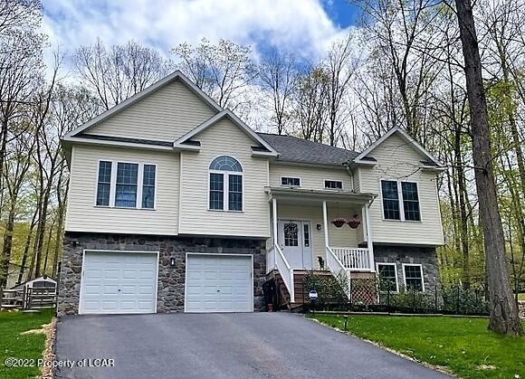 206 Tapper Spring Cir, Drums, PA 18222 - photo 1