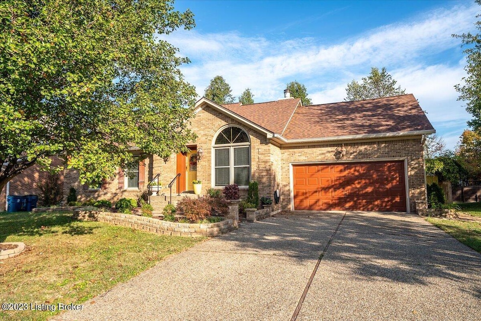 7505 Newton Dr, Louisville, KY 40228 - photo 1