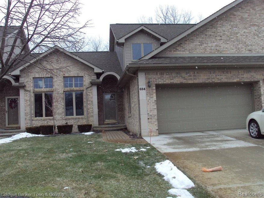 654 Olde Ivy Lane
