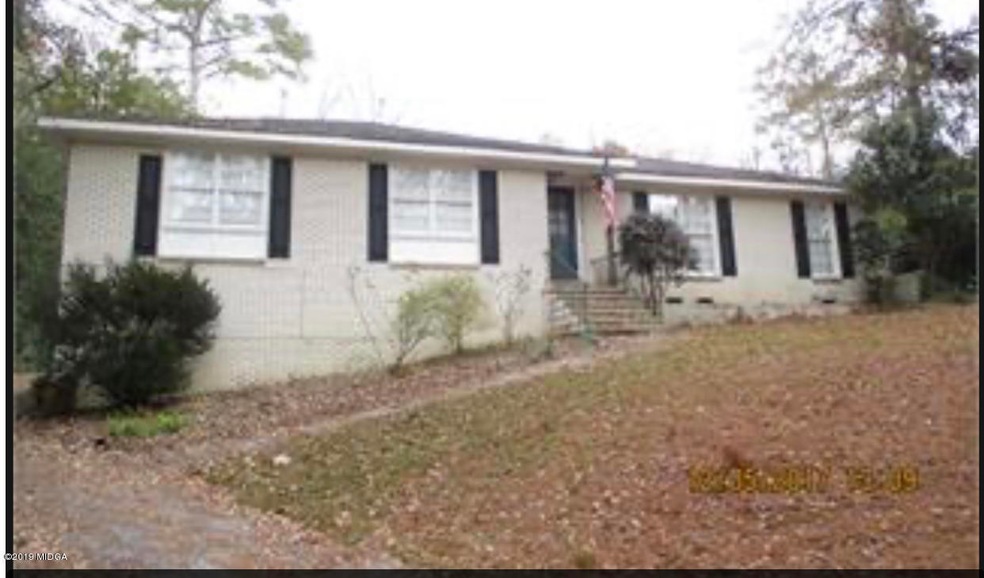 581 Pierce Ave