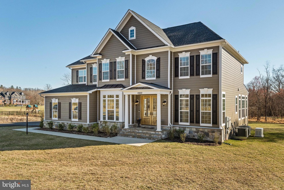 35833 Billingsworth Place, Blue Ridge, VA 20132 - photo 1