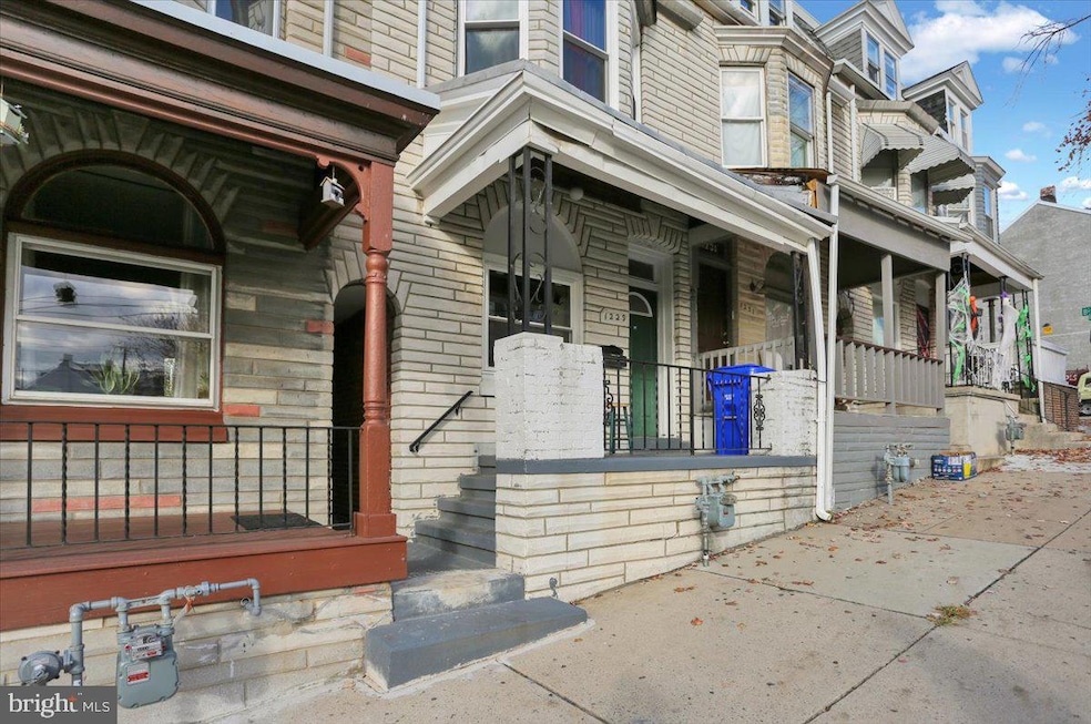1229 Buttonwood St, Reading, PA 19604 - photo 1