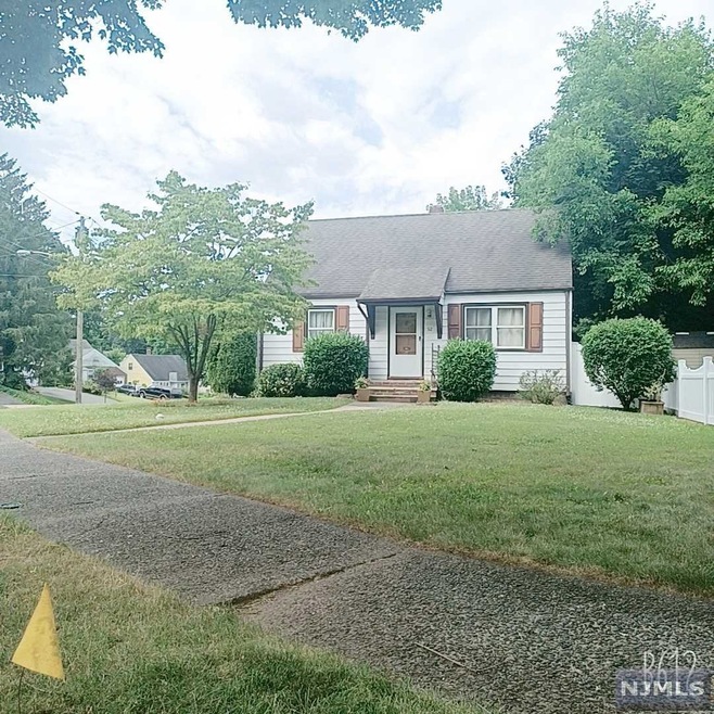 52 Walsh Dr, Dumont, NJ 07628 - photo 1