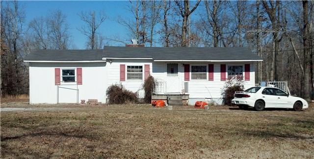 2 Br Cottage on Unrestricted 6 Acre Wooded Lot.