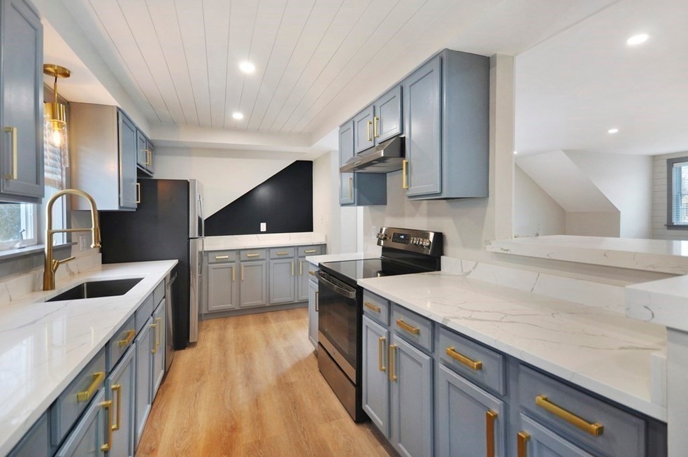 50 Thoreau St unit 1, Concord, MA 01742 - photo 1