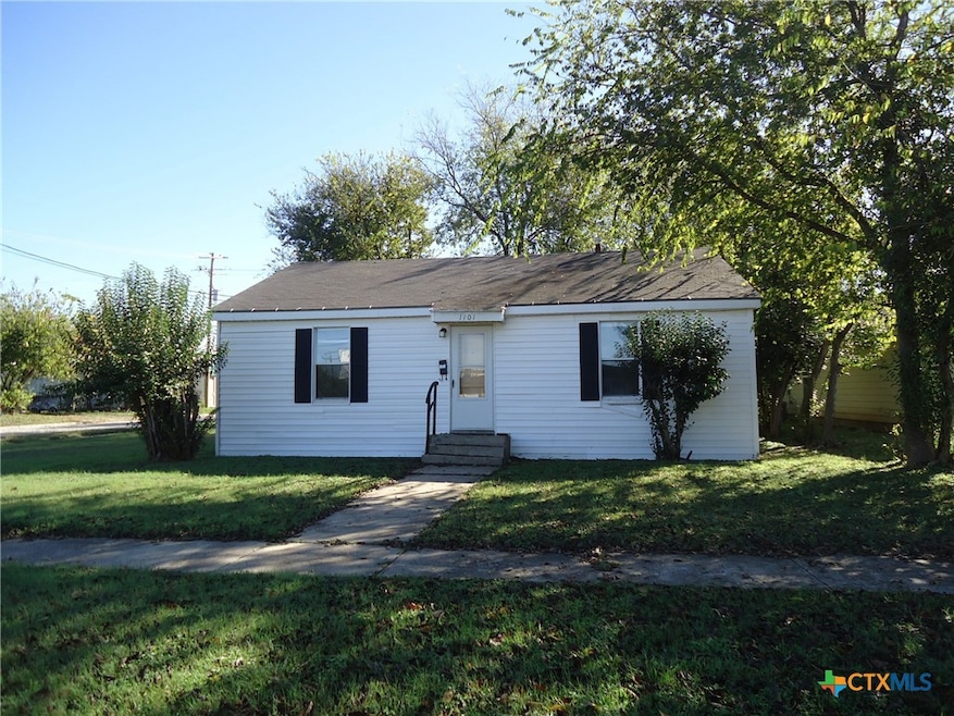 1101 S 33rd St, Temple, TX 76504 - photo 1
