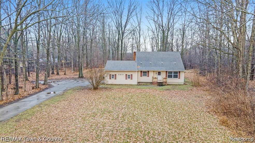 5219 W Carpenter Rd, Flint, MI 48504 - photo 1