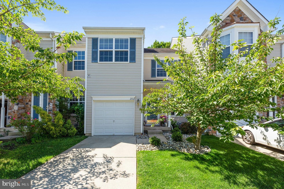 202 Chancellor Dr, Woodbury, NJ 08096 - photo 1