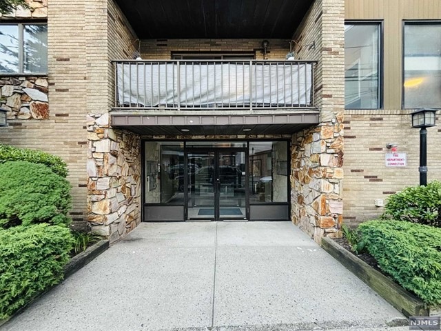 314 Palisade Ave unit 5A, Cliffside Park, NJ 07010 - photo 1