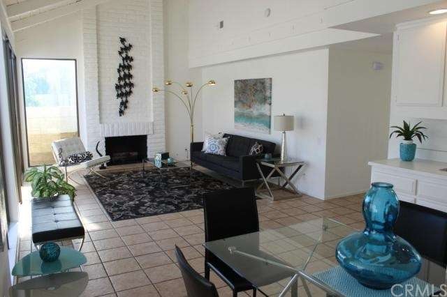 Spacious living and dining areas!