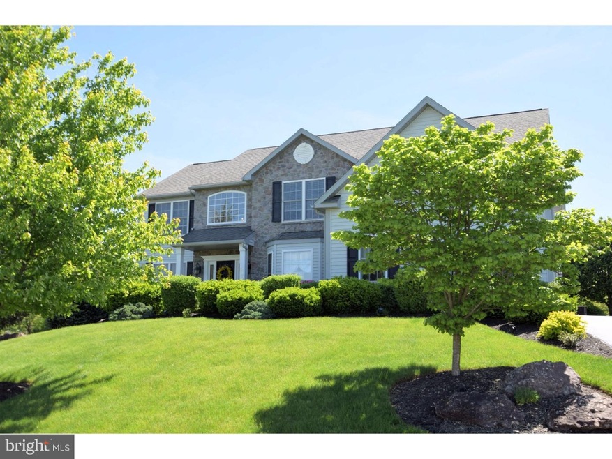 402 Pleasant View Dr, Douglassville, PA 19518 - photo 1