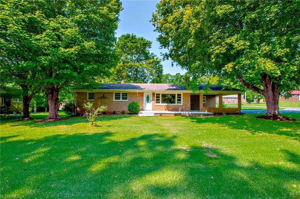 1604 Arrow Wood Rd, Asheboro, NC 27205 - photo 1