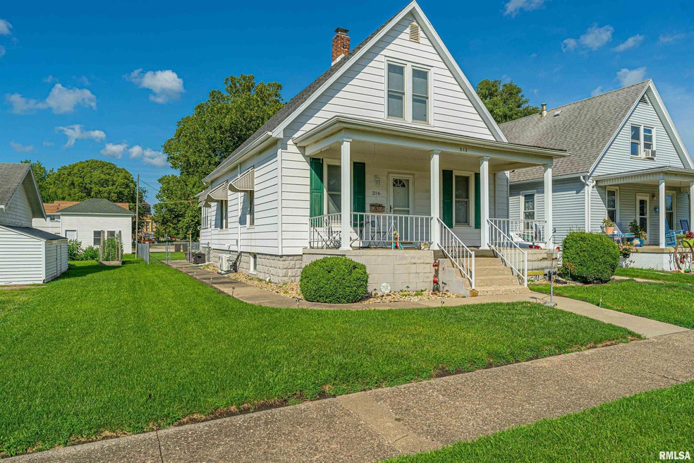 216 Wyatt Ave, Lincoln, IL 62656 - photo 1