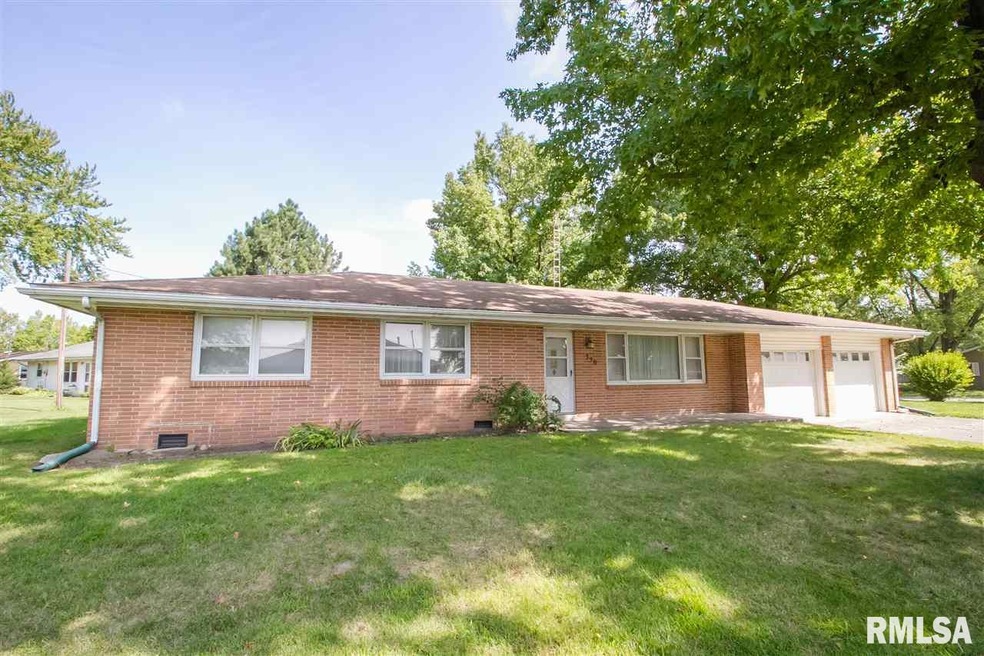 350 Mayfair Dr, Lincoln, IL 62656 - photo 1