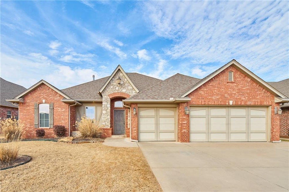 2425 SE 12th St, Moore, OK 73160 - photo 1