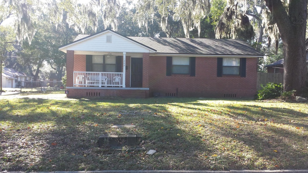 Front of Home and Yard