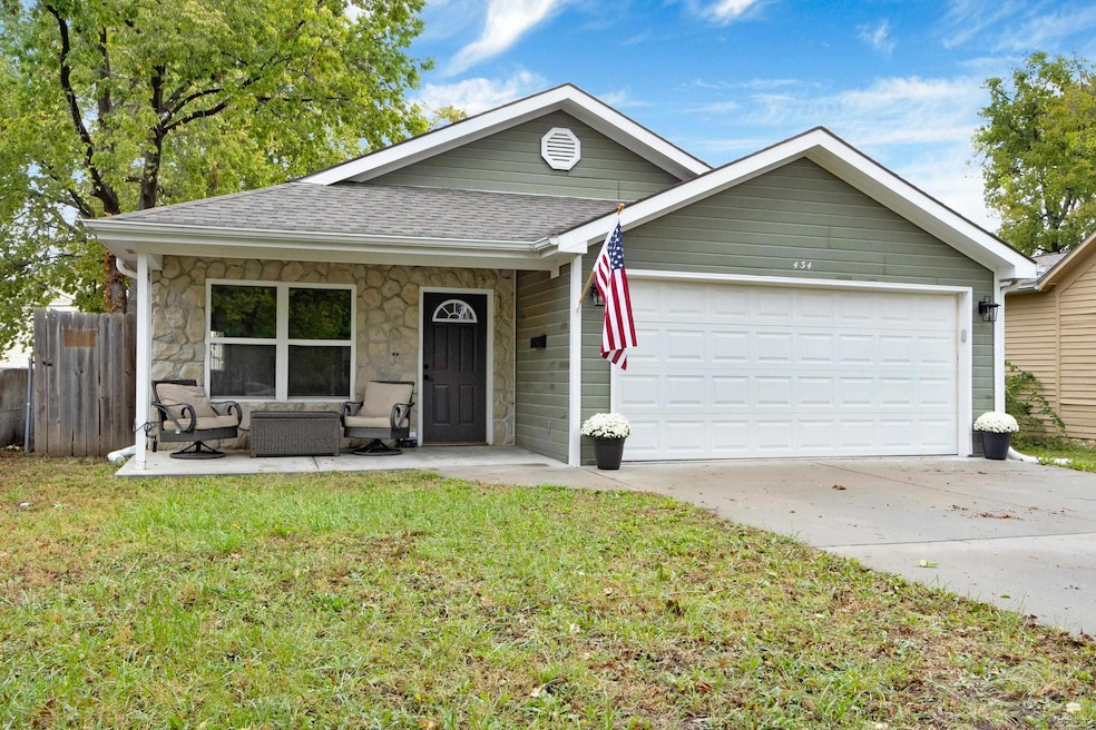 434 W 4th St, Junction City, KS 66441 - photo 1