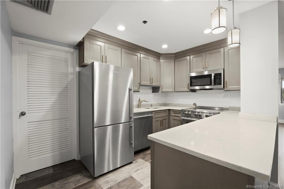 1633 Washington Blvd unit 6A, Stamford, CT 06902 - photo 1