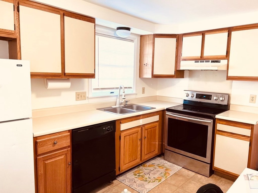 31 Roberts St unit 31, Quincy, MA 02169 - photo 1