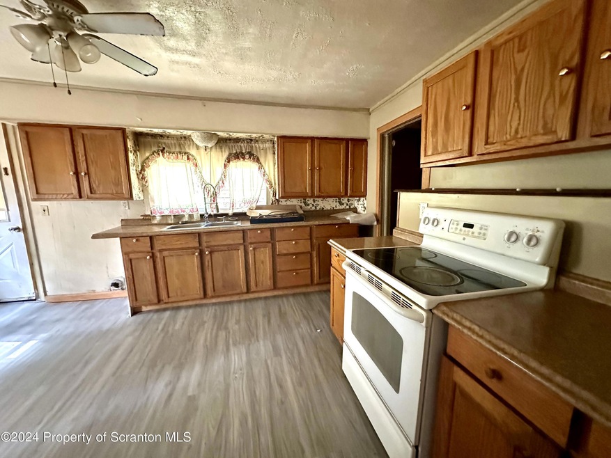 2039 N Main Ave, Scranton, PA 18508 - photo 1