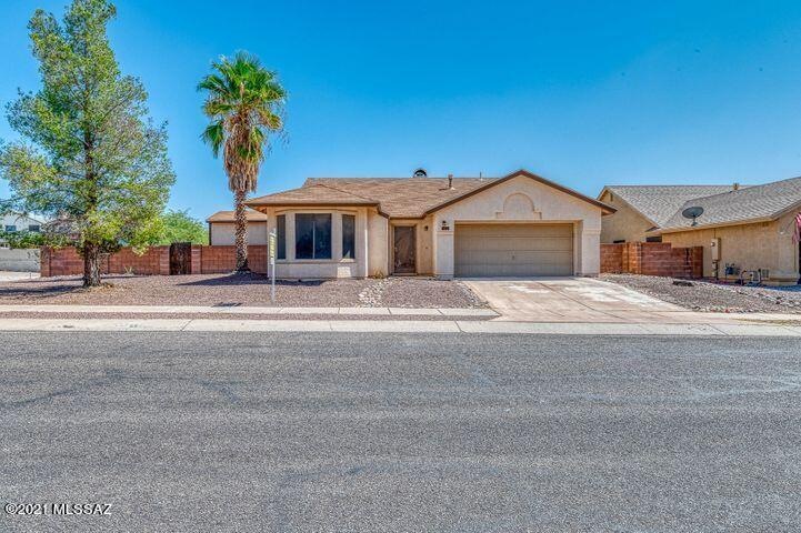 9012 N Eaglestone Front