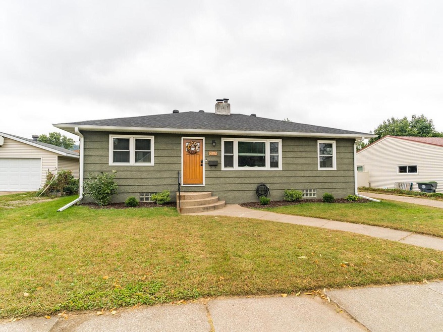 01_2147_22ndStS_Exterior1_mls