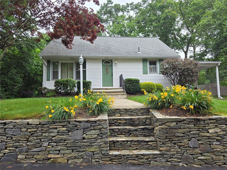 31 Julien St, Smithfield, RI 02917 - photo 1